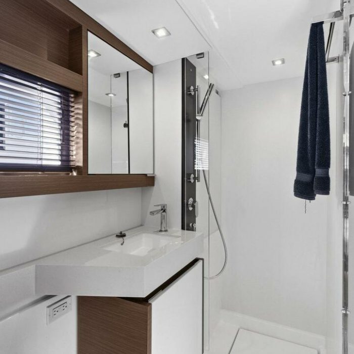 Nauti Cat | Leopard 53 - OW photo 4
