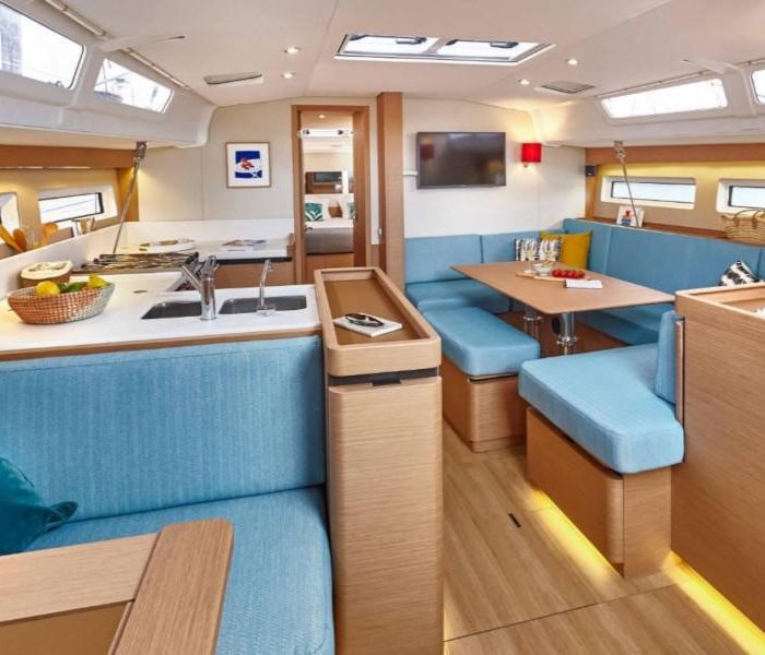 Helia (A/C, Gen. 10kVA, Electric Winch NEW 2022) | Sun Odyssey 490 photo 11