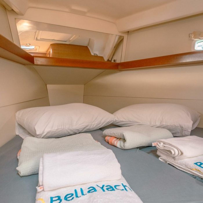 Premium | Oceanis 40 photo 38
