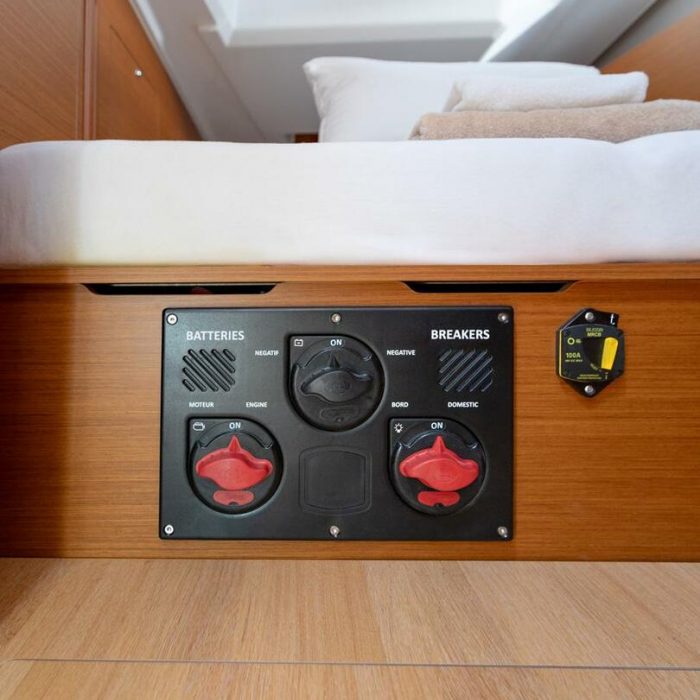 OLIVER new 2025 (air condition, solar panels) | Sun Odyssey 410 photo 6