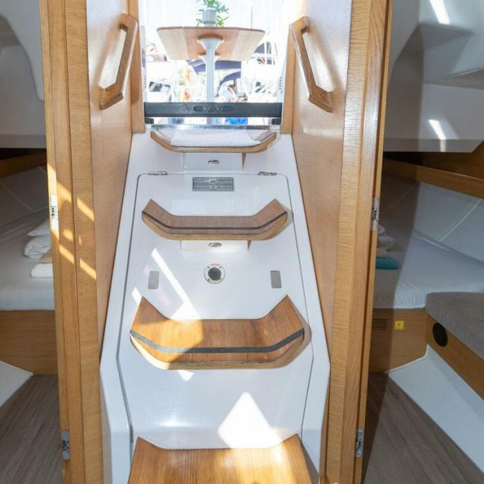 LINA 2020 (new sails 2024., air condition) | Elan E5 photo 11