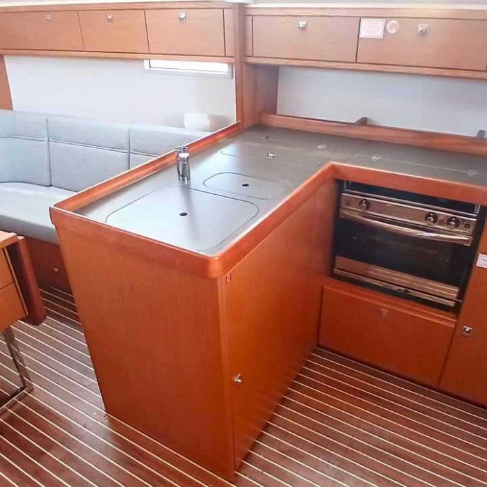 Xenia | Bavaria Cruiser 37 photo 9
