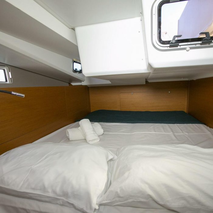 HOMESICK GEORGE | Sun Odyssey 440 photo 10