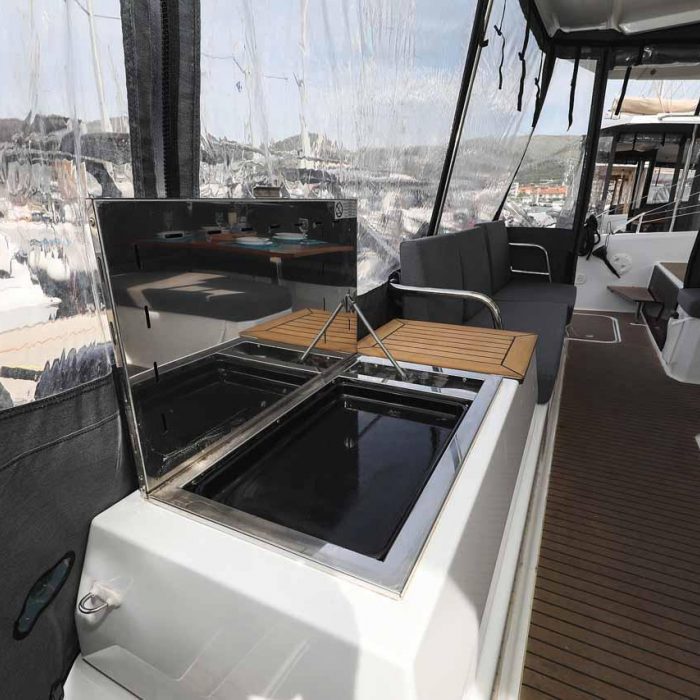 Ariel | Fountaine Pajot Astrea 42 photo 8