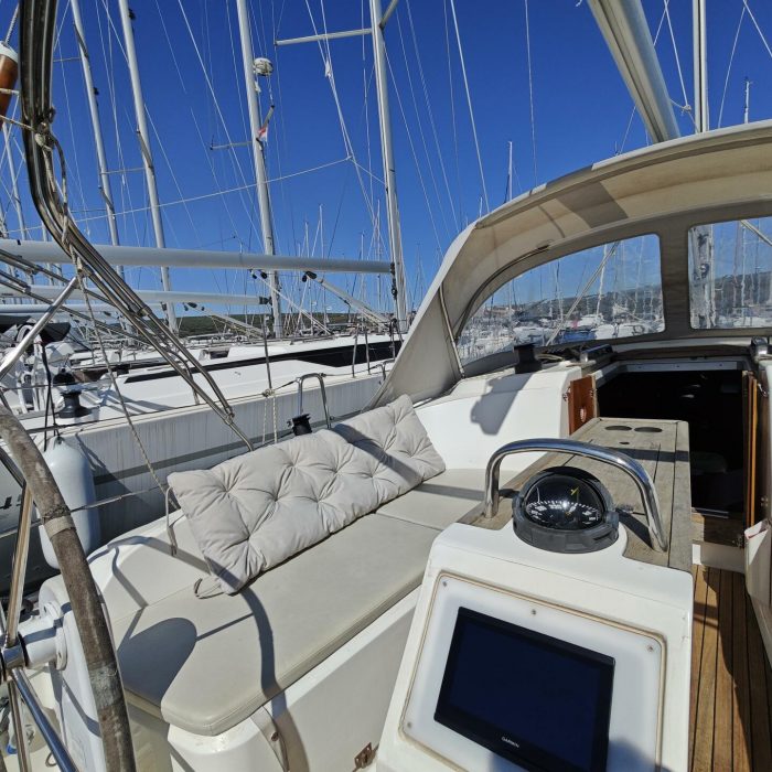 Jugo | Bavaria Cruiser 37 photo 3