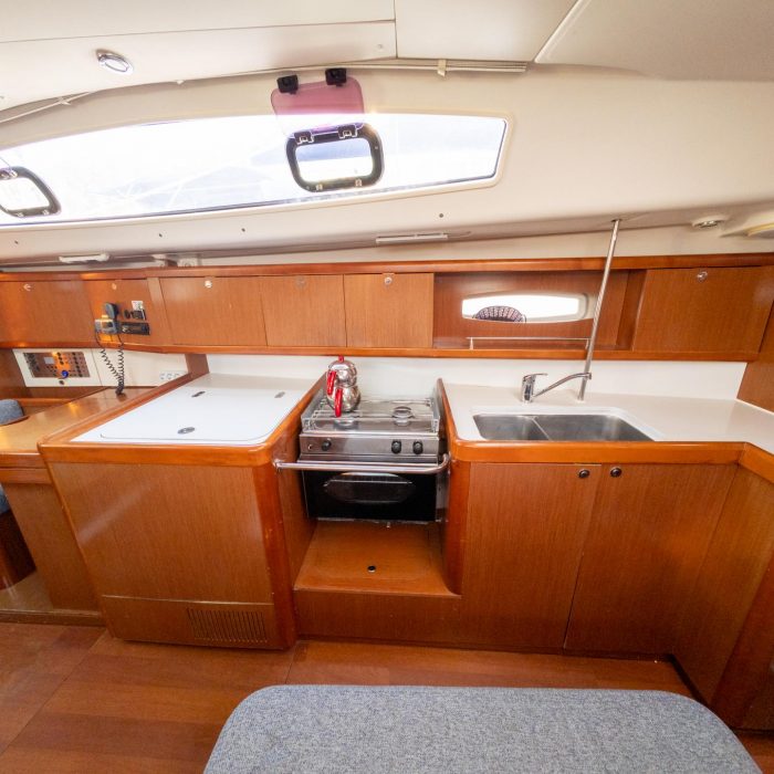 Violet | Oceanis 40 photo 9