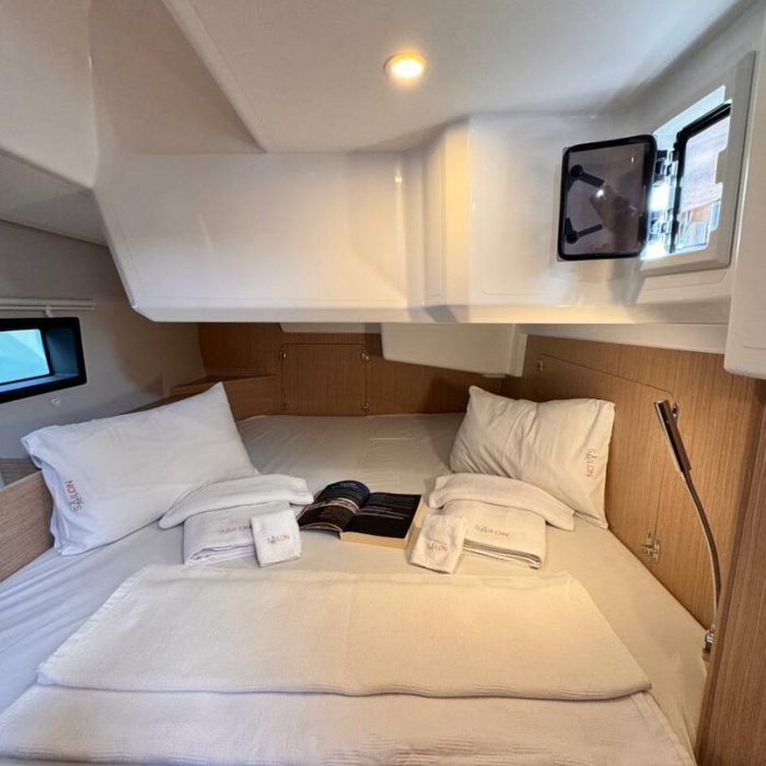 Sorores | Bavaria C42 photo 7