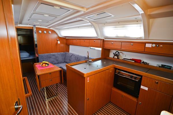 Kedi | Bavaria Cruiser 37 photo 12