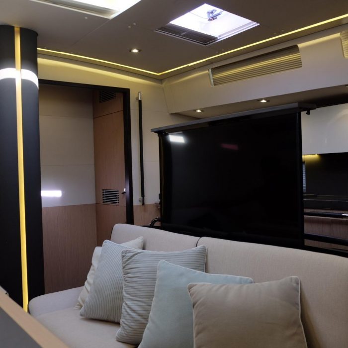 Premium + | Oceanis Yacht 62 photo 21