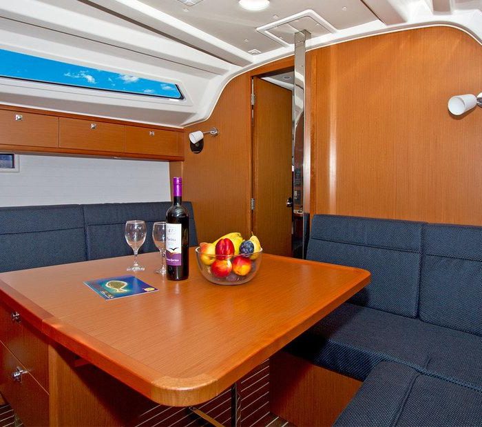 Lirica | Bavaria Cruiser 37 photo 15