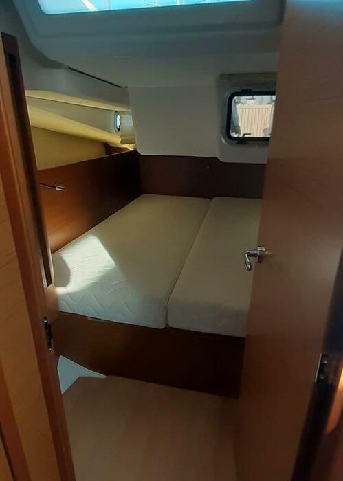 Silvana D | Sun Odyssey 440 photo 9