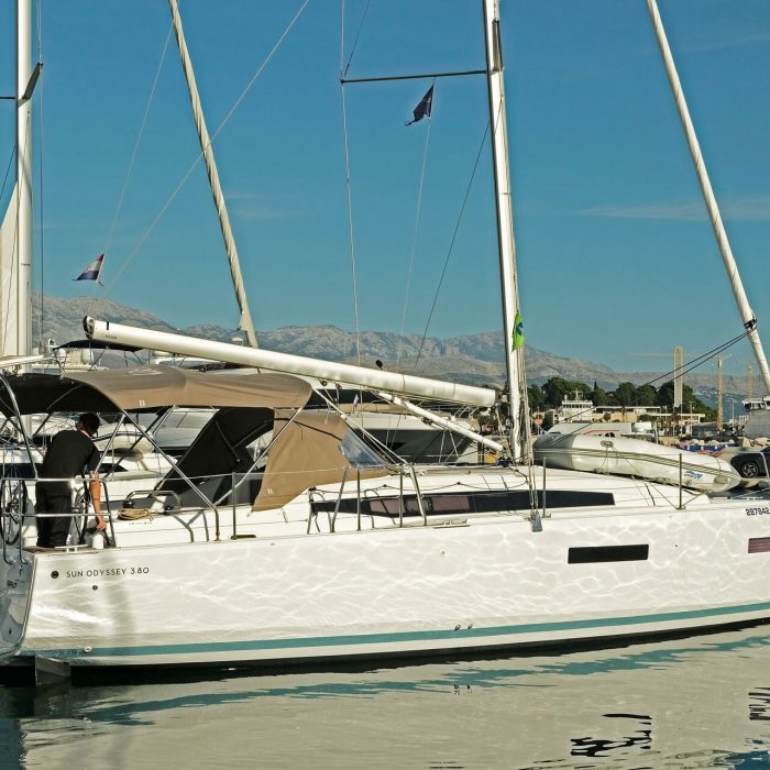 Sea Kiss | Sun Odyssey 380 photo 4