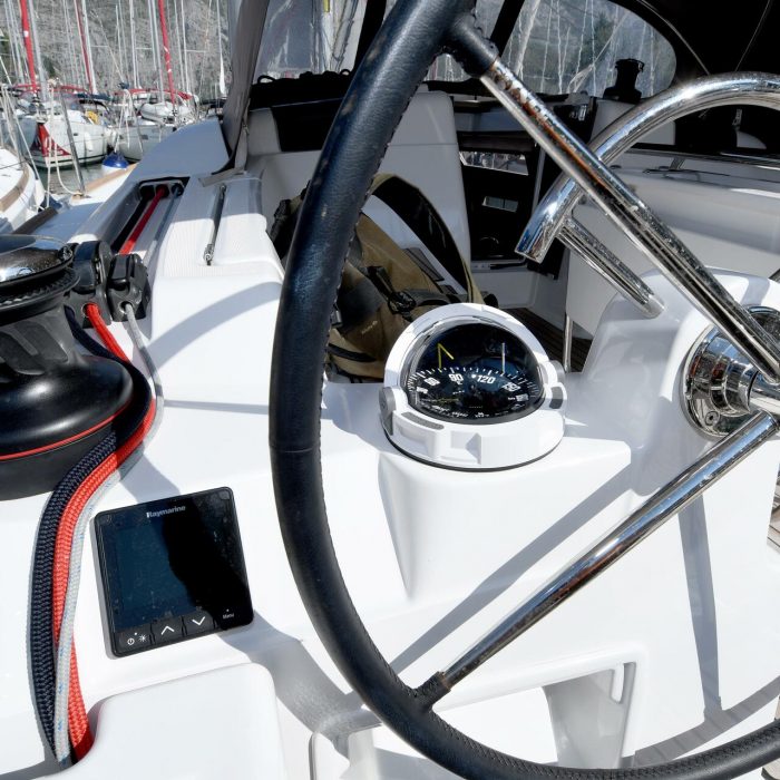 Kiss Kiss | Sun Odyssey 419 photo 3