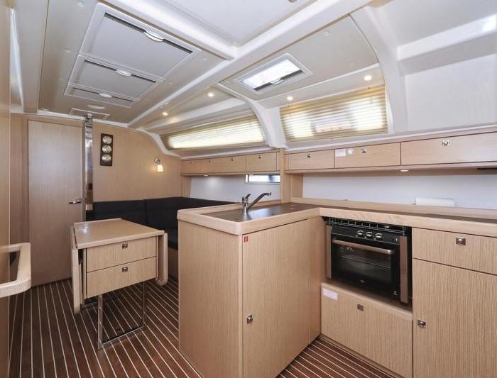 Sofija | Bavaria Cruiser 37 photo 8