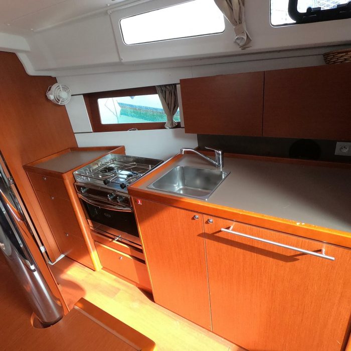 Abeona | Oceanis 35.1 photo 9