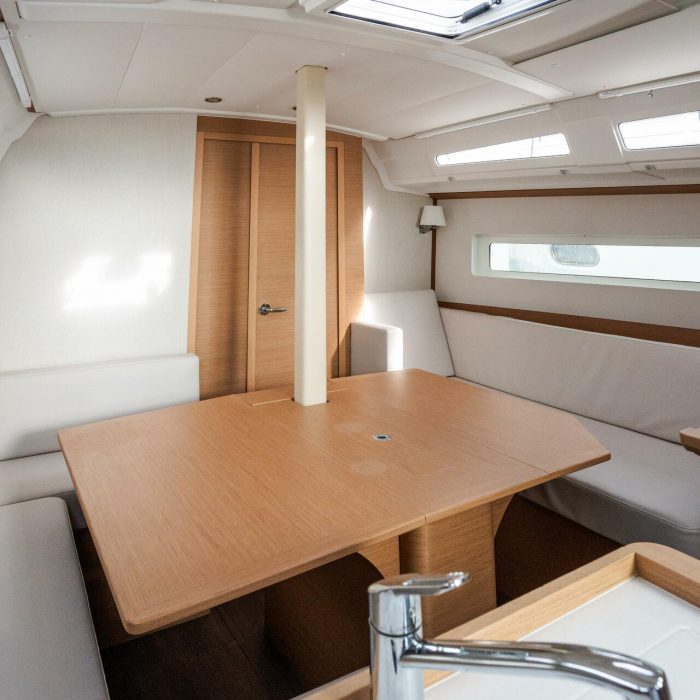 Phoenix - Comfort line | Sun Odyssey 380 photo 7