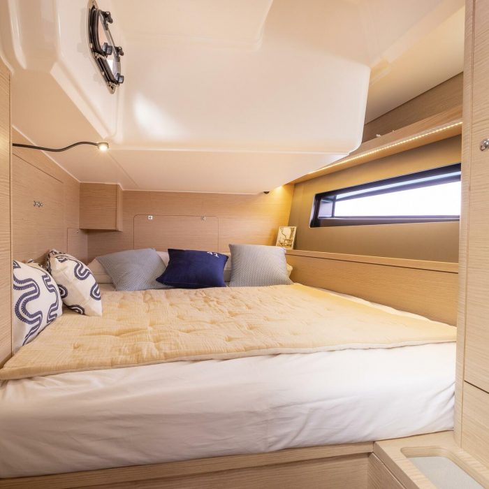 Sunsail 44.3 Premium Plus | Dufour 44 photo 8