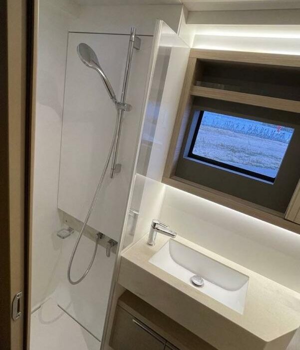 Premium | Lagoon 51 photo 28