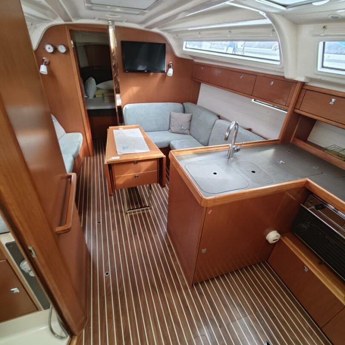 Bura | Bavaria Cruiser 37 photo 16
