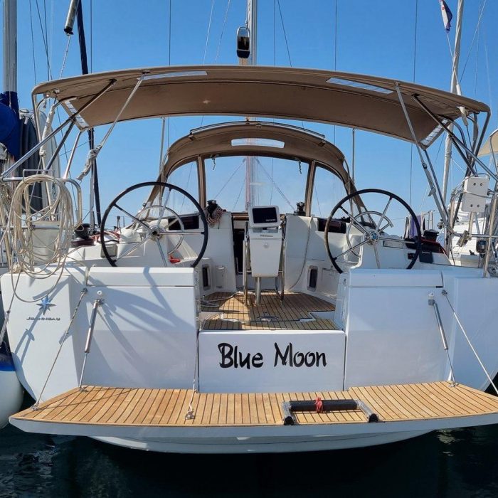 Blue Moon | Sun Odyssey 449 photo 3