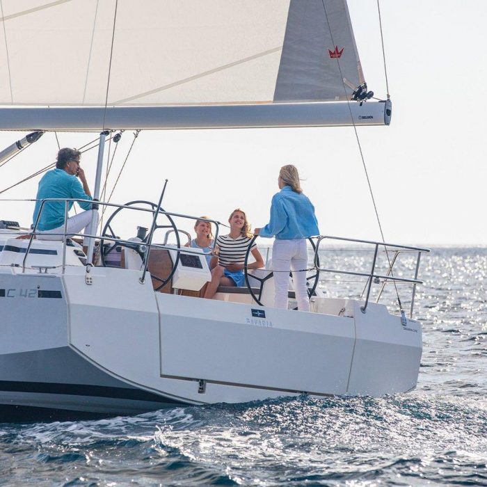 Juju | Bavaria C42 photo 2