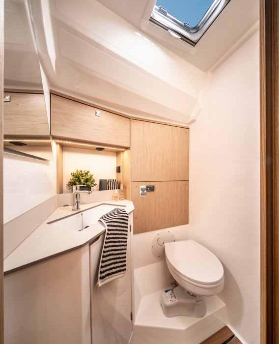 Moonlark | Bavaria C46 - 4 cab. photo 8