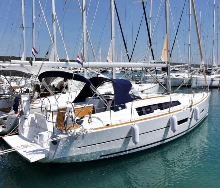 Thelma | Dufour 382 Grand Large photo 2