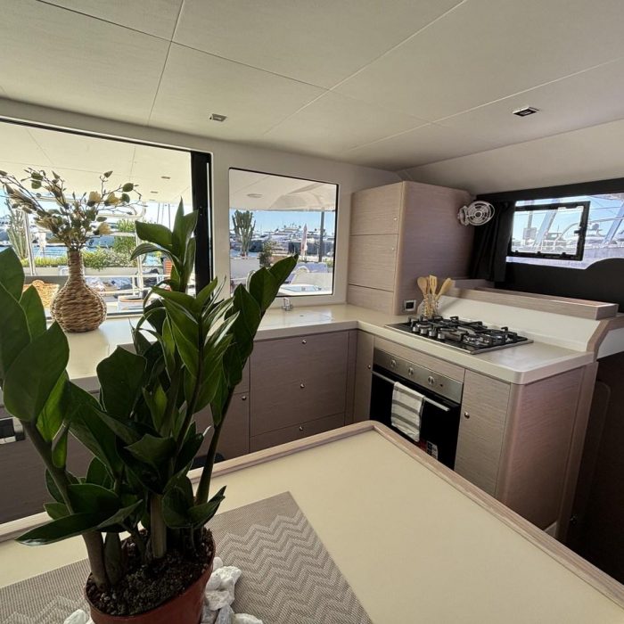 Siente El Mar | Dufour 48 Catamaran - 5 + 1 cab. photo 5