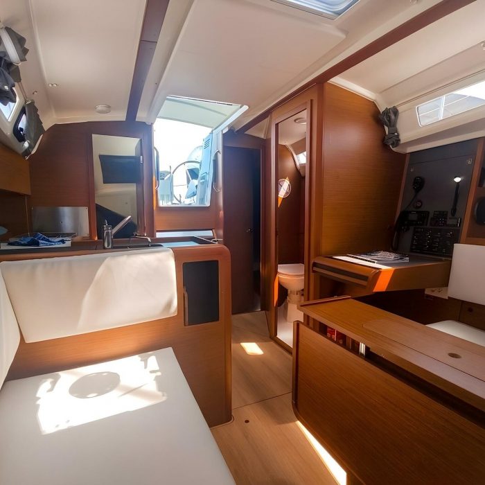 Greta | Sun Odyssey 440 photo 7