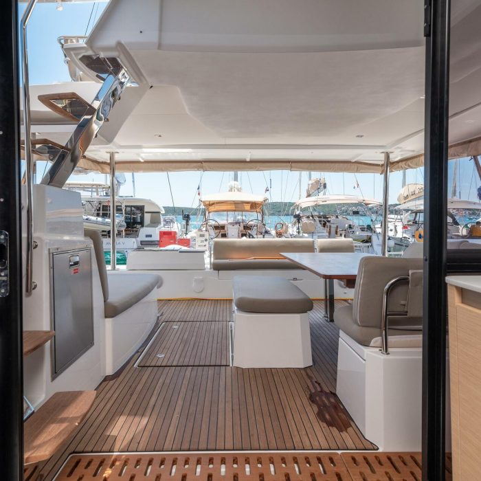 Odysseus | Fountaine Pajot Aura 51 photo 14