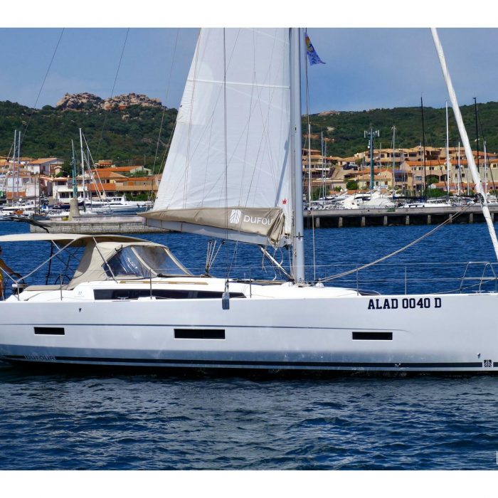 Noah - Water maker, Solar Panel | Dufour 430 photo 4