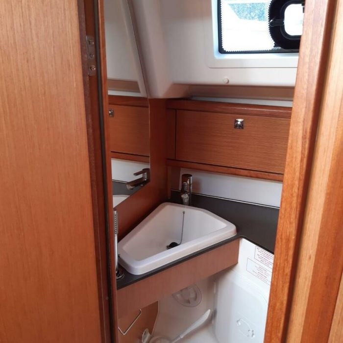 Olympia | Bavaria Cruiser 34 photo 10
