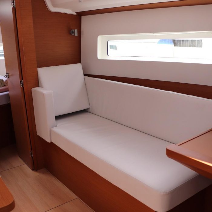 Bura Kiss | Sun Odyssey 380 photo 6