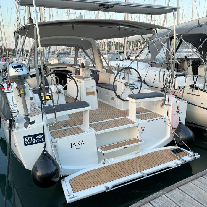 Jana | Oceanis 38.1 photo 8