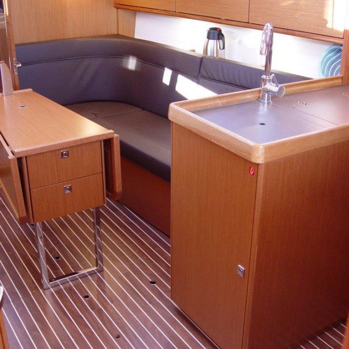 Merak | Bavaria Cruiser 34 photo 8