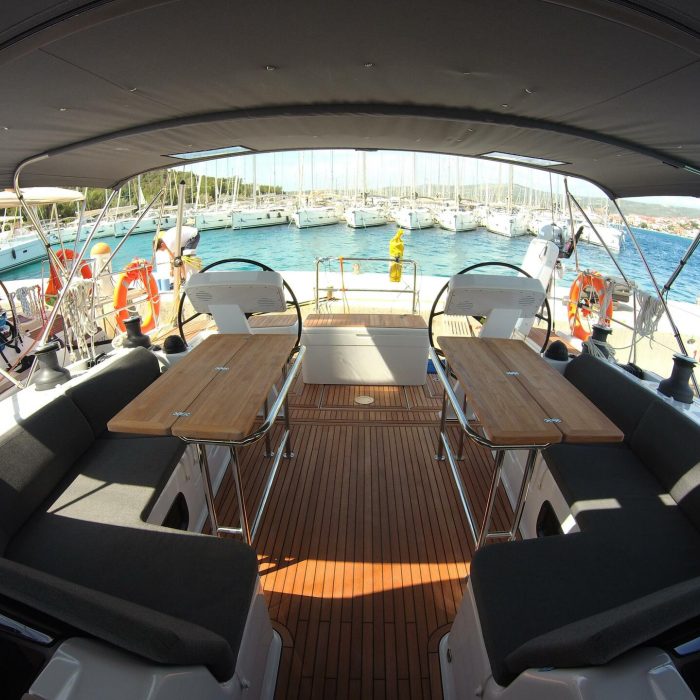 LADY AGA | Hanse 508 photo 10