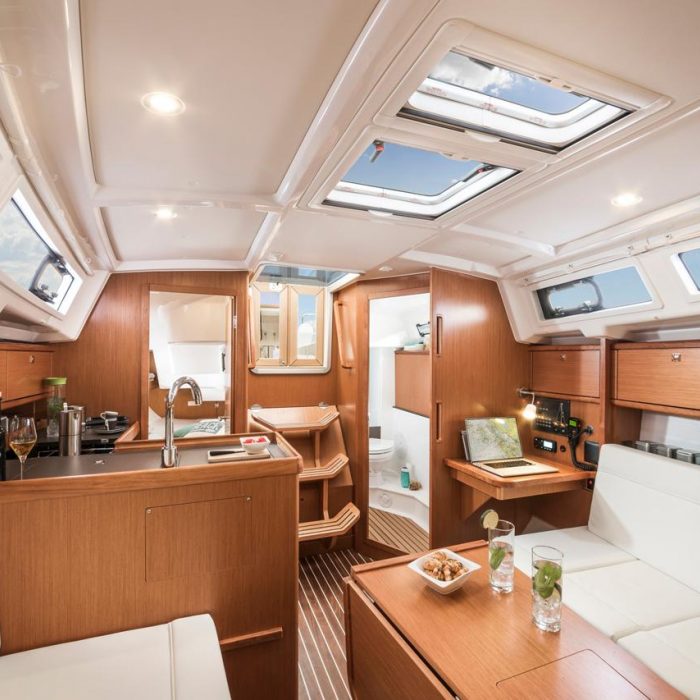 Opal | Bavaria Cruiser 34 Style photo 7