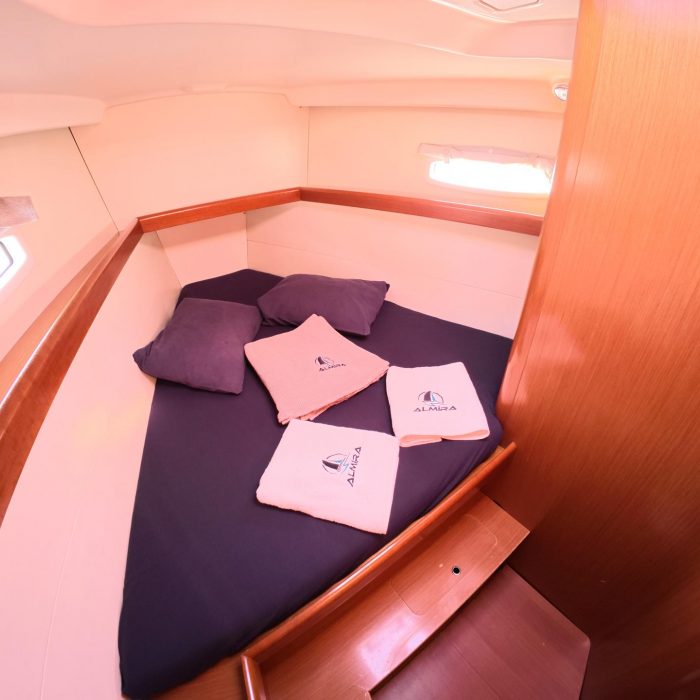 Classic | Oceanis 43 photo 18