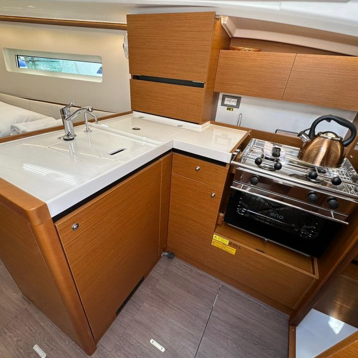 Star Kiss | Sun Odyssey 350 photo 15