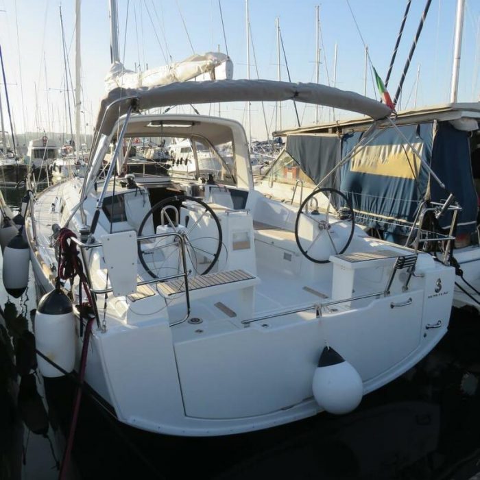 Lina | Oceanis 38 photo 2