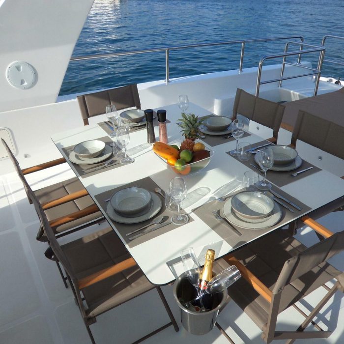 Over Reef | Power Catamaran photo 21