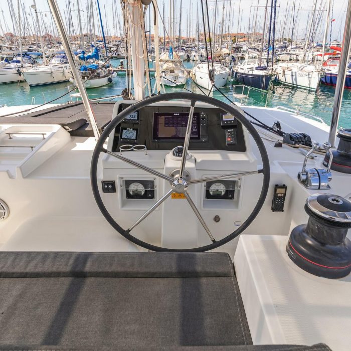 Caretta Nana | Lagoon 450 Fly photo 9