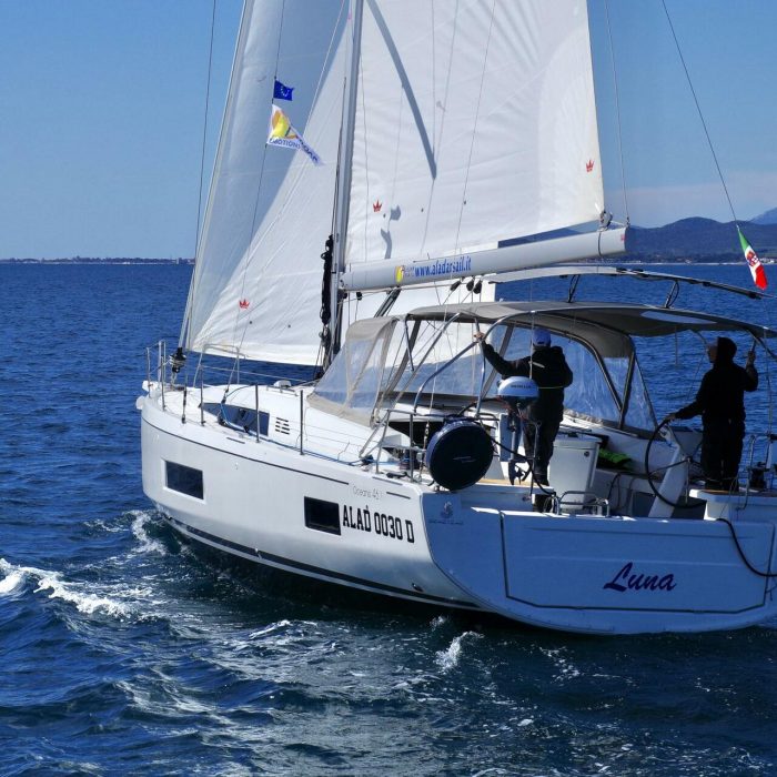 Luna - Water maker, Solar Panel | Oceanis 46.1 photo 5