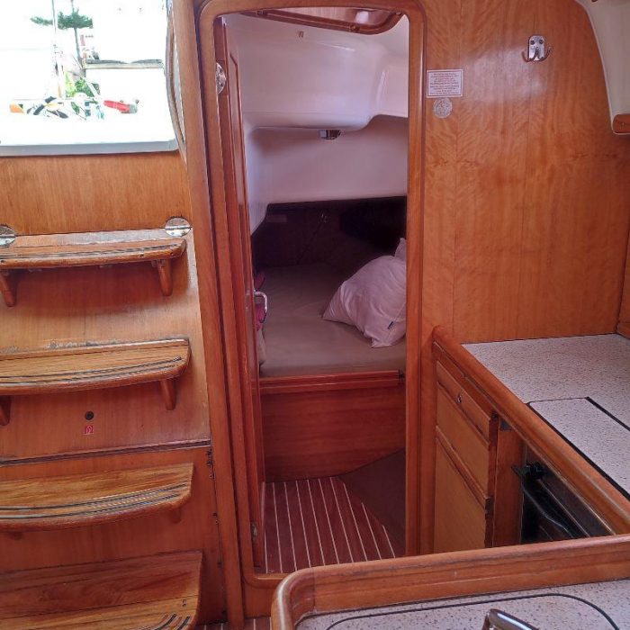 Big Blue Horizon | Bavaria 37 Cruiser photo 2