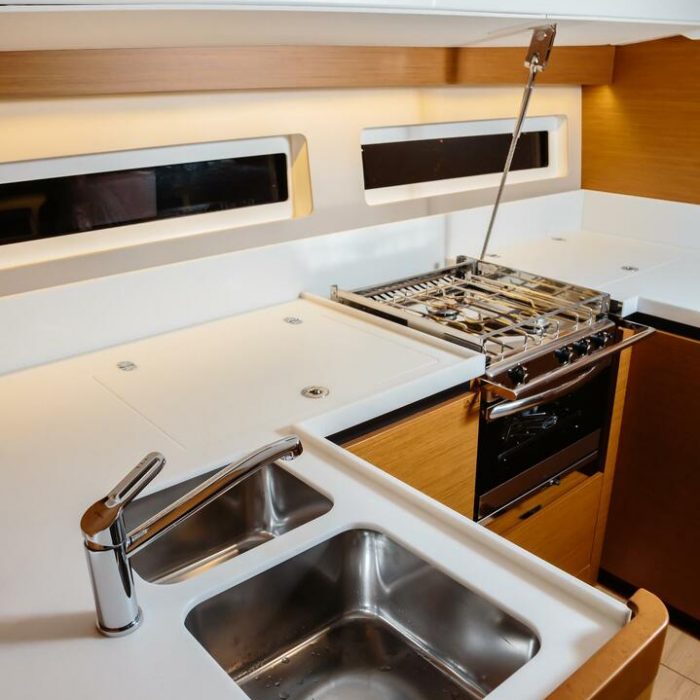 Chaos - Standard line | Sun Odyssey 490 photo 10