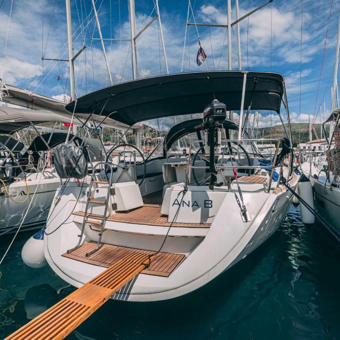 Ana B. | Sun Odyssey 49i photo 4