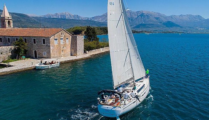 Altair | Bavaria Cruiser 46 photo 26