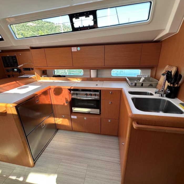 461 OCEAN BOULEVARD | Bavaria C46 photo 20