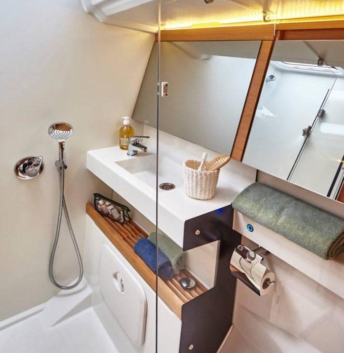 Virginia (A/C, Gen. 10kVA, Watermaker 160L/h, Electric Winch) | Sun Odyssey 440 photo 12