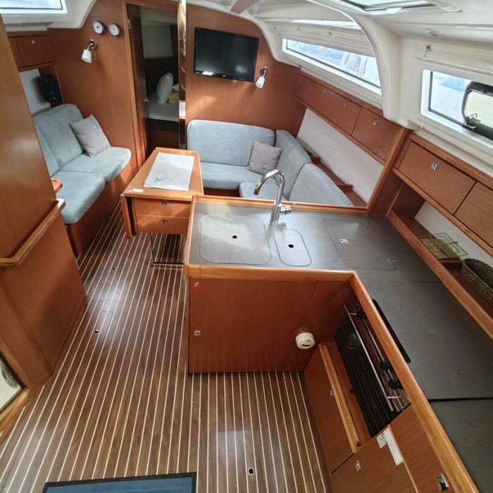 Bura | Bavaria Cruiser 37 photo 13